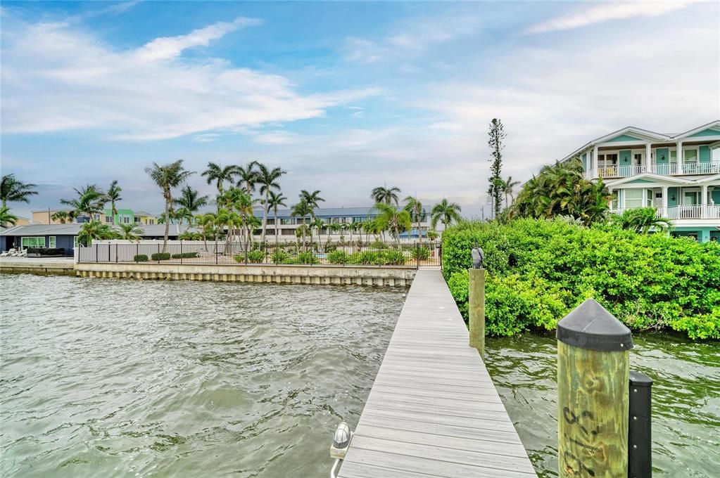 For Sale: $725,000 (2 beds, 2 baths, 1349 Square Feet)