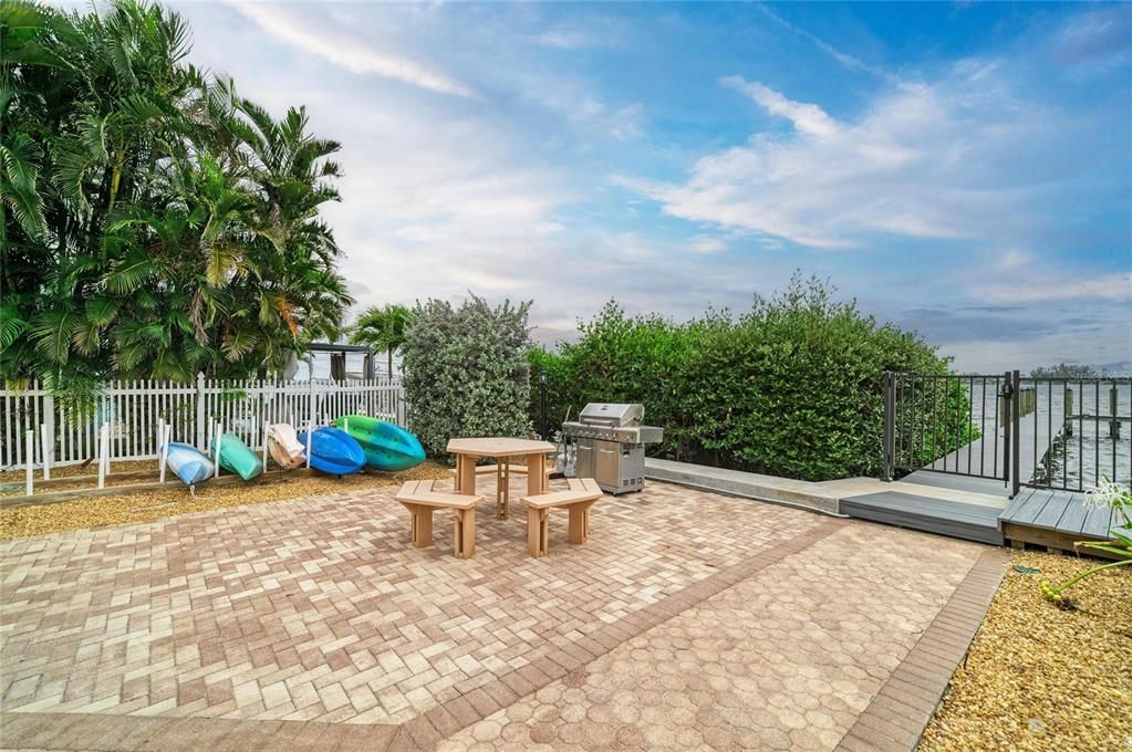 For Sale: $725,000 (2 beds, 2 baths, 1349 Square Feet)