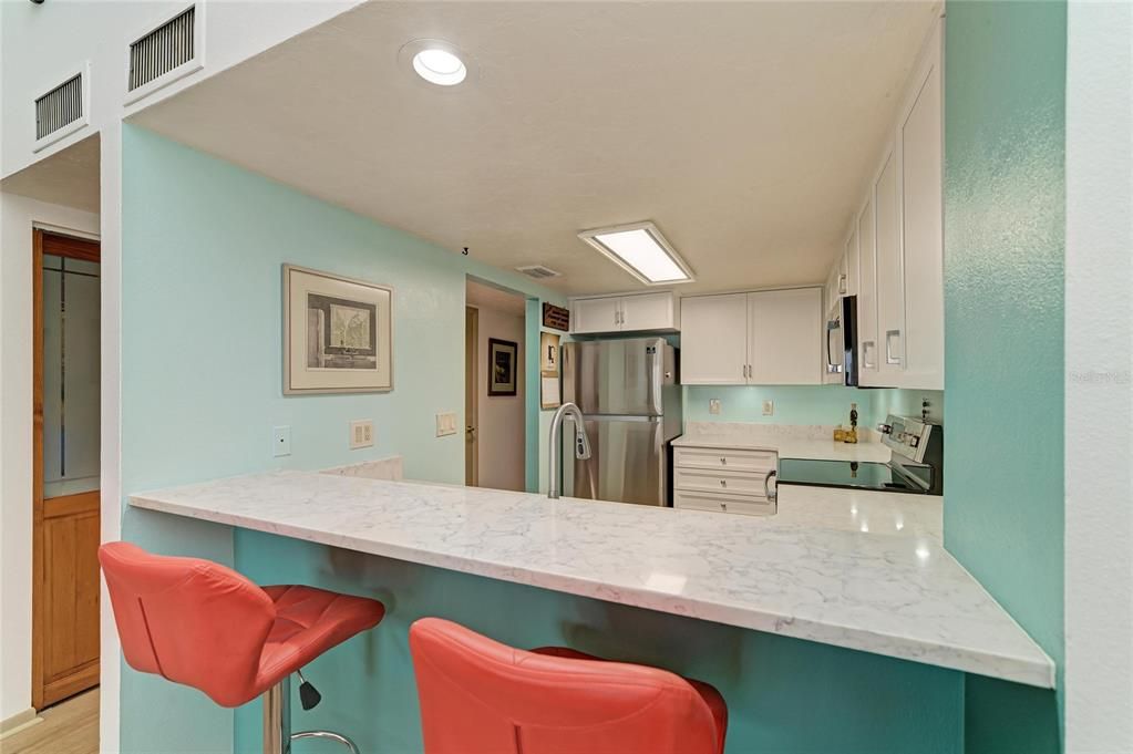 For Sale: $725,000 (2 beds, 2 baths, 1349 Square Feet)