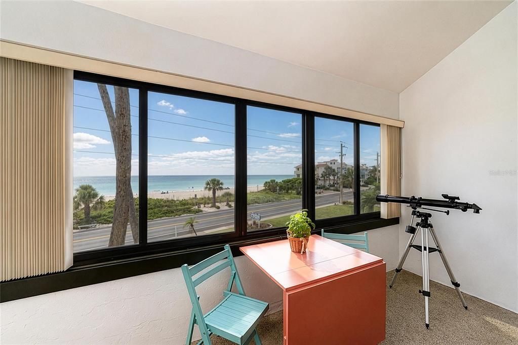For Sale: $725,000 (2 beds, 2 baths, 1349 Square Feet)