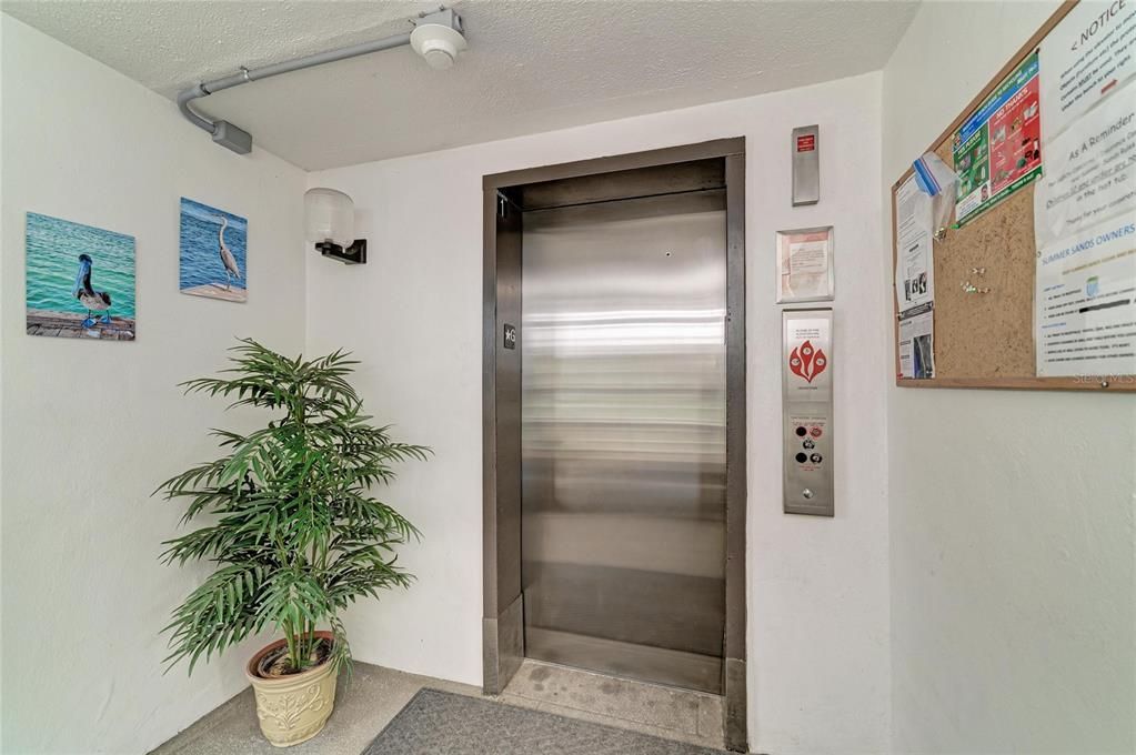 For Sale: $725,000 (2 beds, 2 baths, 1349 Square Feet)