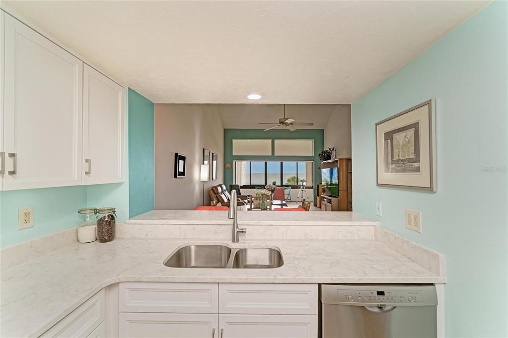 For Sale: $725,000 (2 beds, 2 baths, 1349 Square Feet)