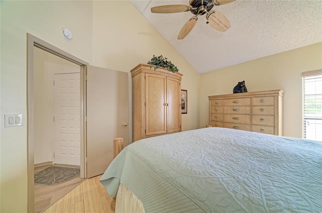 For Sale: $725,000 (2 beds, 2 baths, 1349 Square Feet)