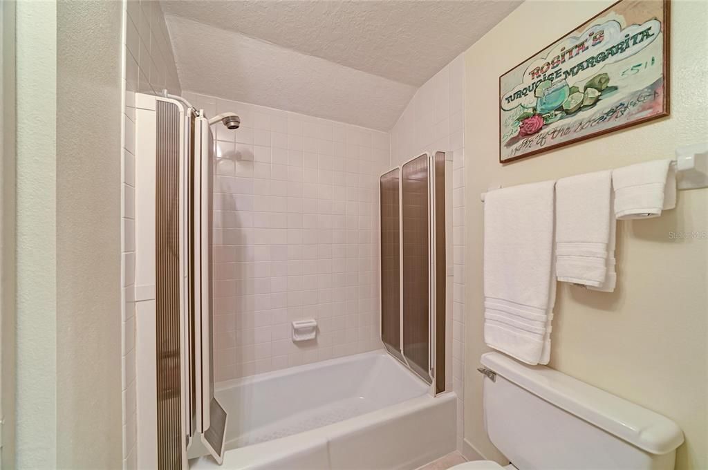 For Sale: $725,000 (2 beds, 2 baths, 1349 Square Feet)