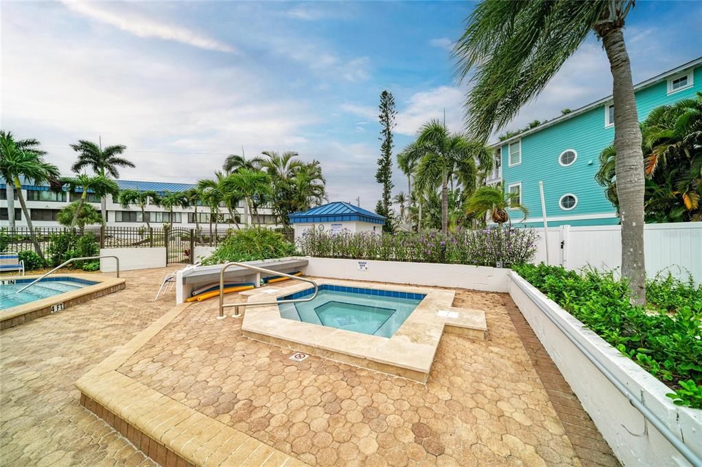 For Sale: $725,000 (2 beds, 2 baths, 1349 Square Feet)