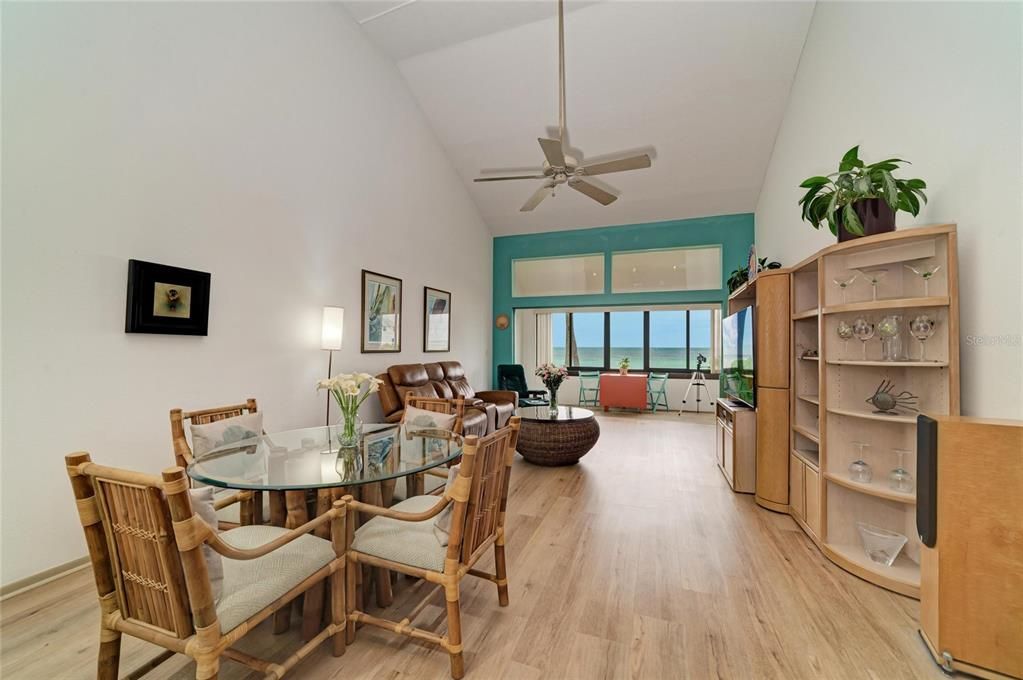 For Sale: $725,000 (2 beds, 2 baths, 1349 Square Feet)
