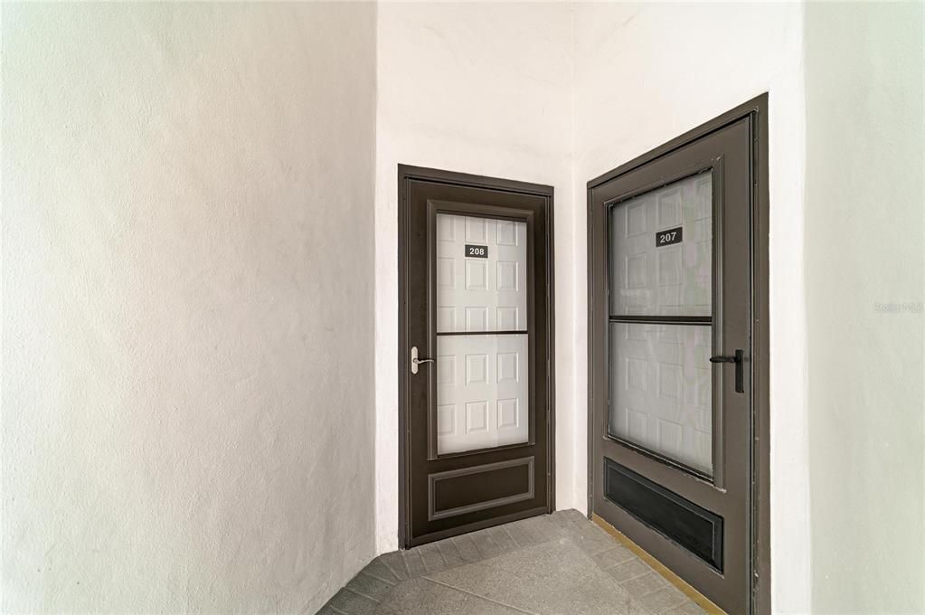 For Sale: $725,000 (2 beds, 2 baths, 1349 Square Feet)