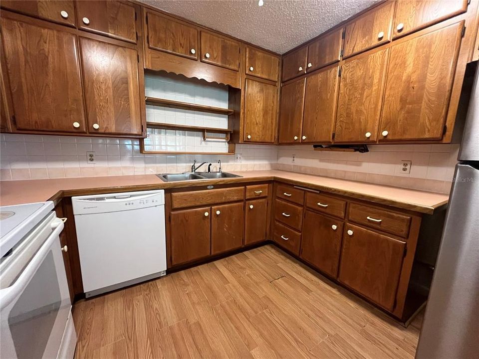В аренду: $2,800 (4 спален, 3 ванн, 2490 Квадратных фут)