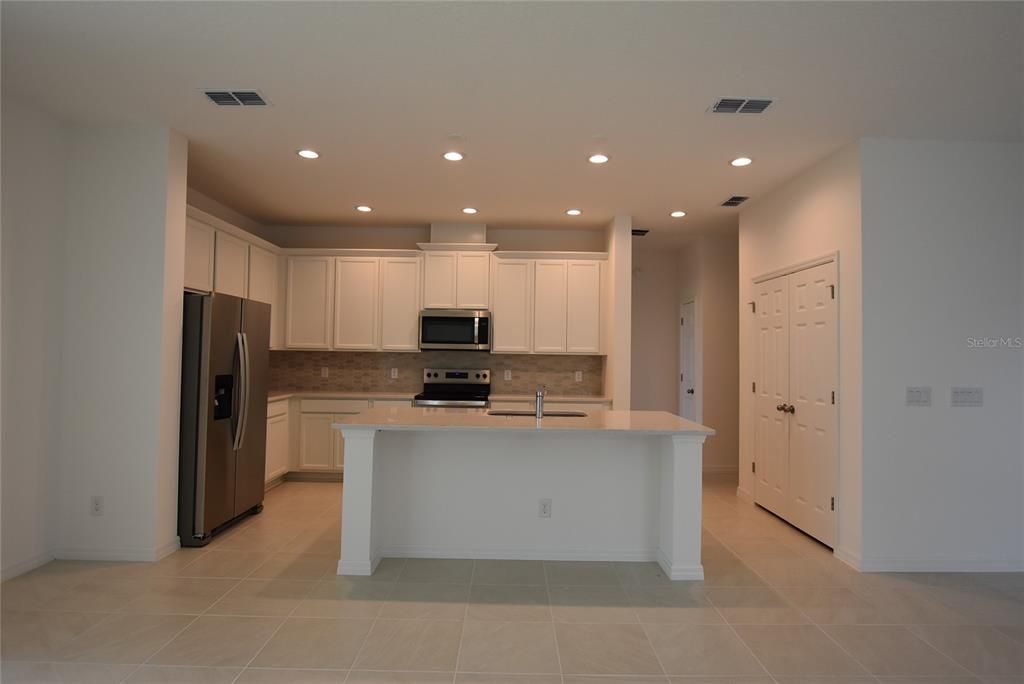 For Rent: $2,900 (5 beds, 3 baths, 2858 Square Feet)