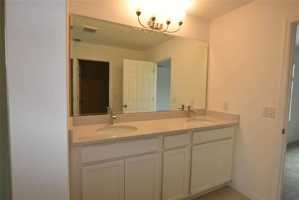 For Rent: $2,900 (5 beds, 3 baths, 2858 Square Feet)