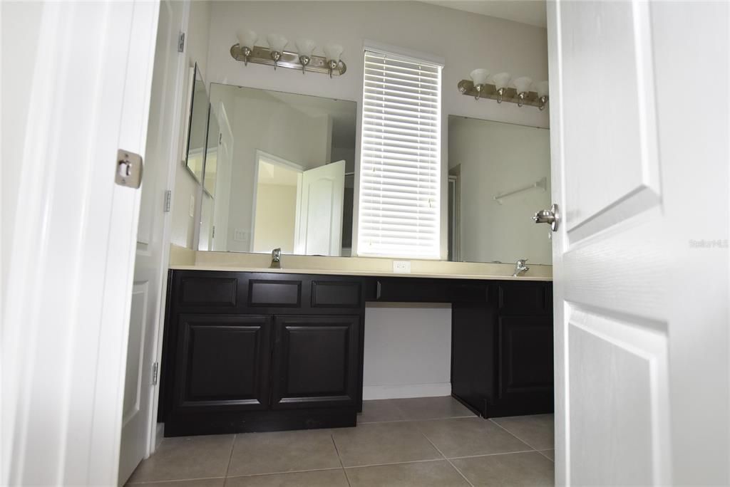 For Rent: $2,900 (5 beds, 3 baths, 2858 Square Feet)