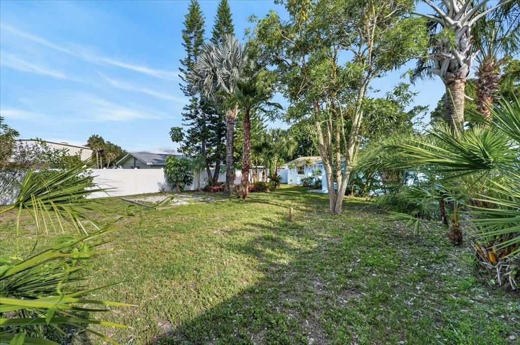 На продажу: $269,990 (2 спален, 1 ванн, 1248 Квадратных фут)