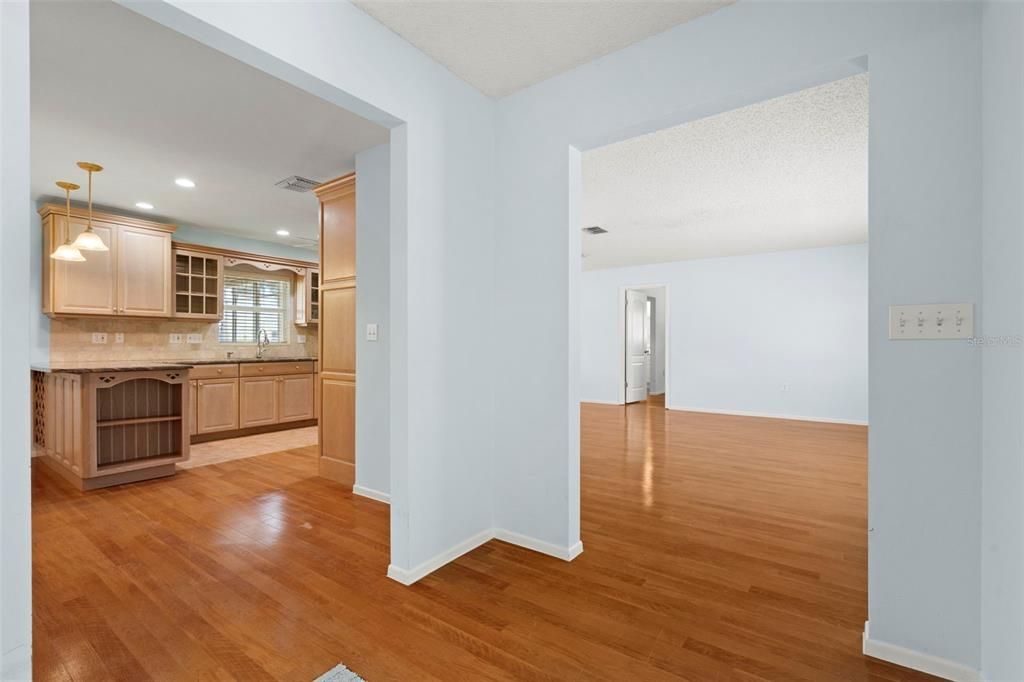 На продажу: $425,000 (3 спален, 2 ванн, 1752 Квадратных фут)