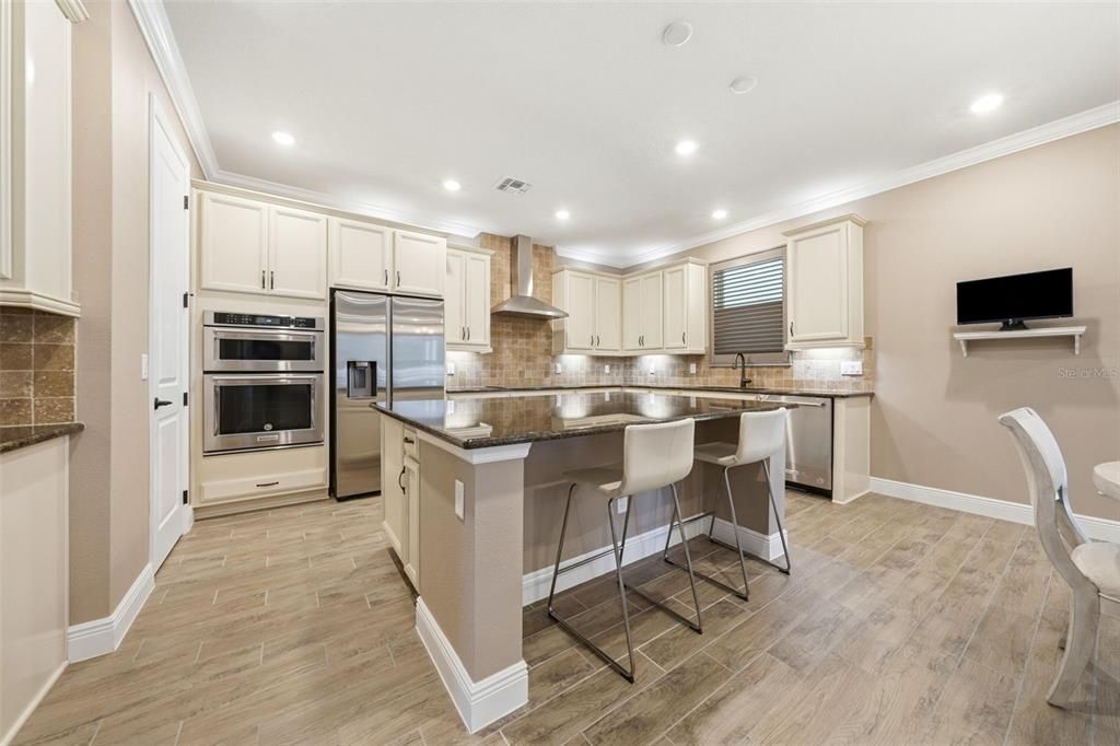 For Sale: $1,369,000 (4 beds, 4 baths, 3634 Square Feet)