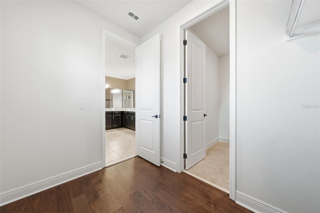 For Sale: $1,369,000 (4 beds, 4 baths, 3634 Square Feet)