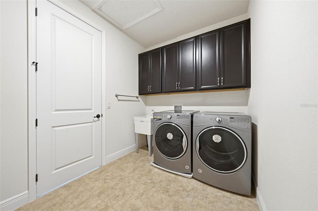 For Sale: $1,369,000 (4 beds, 4 baths, 3634 Square Feet)