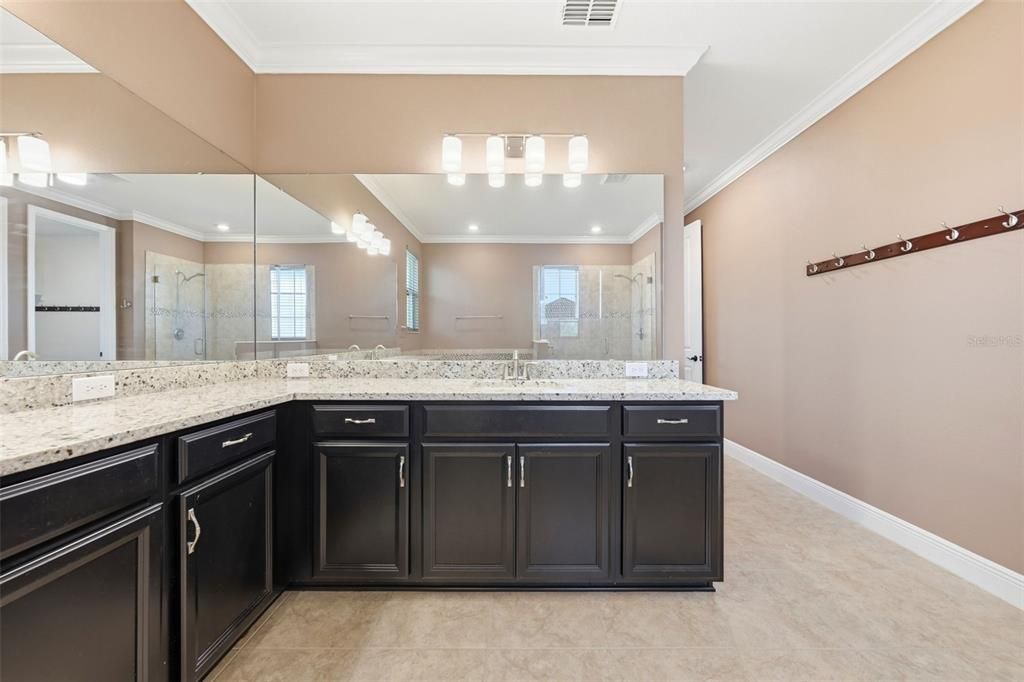 For Sale: $1,369,000 (4 beds, 4 baths, 3634 Square Feet)