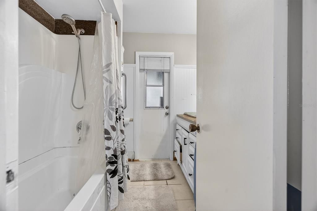 En Venta: $415,000 (4 camas, 2 baños, 1538 Pies cuadrados)