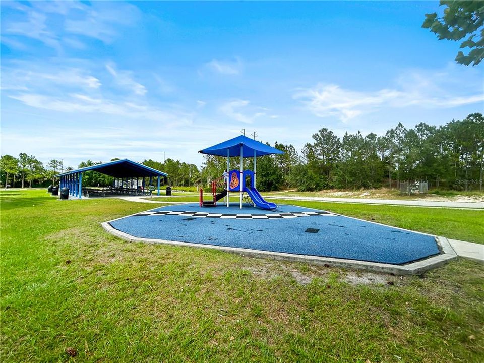 На продажу: $349,999 (3 спален, 2 ванн, 1345 Квадратных фут)