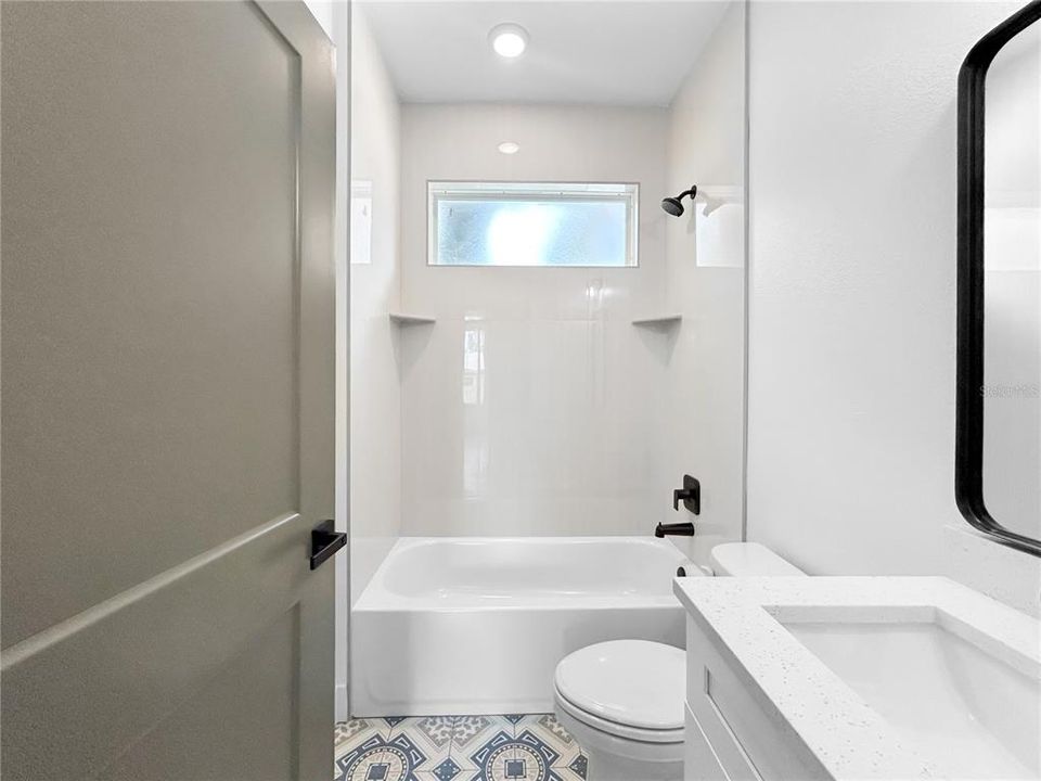 На продажу: $349,999 (3 спален, 2 ванн, 1345 Квадратных фут)