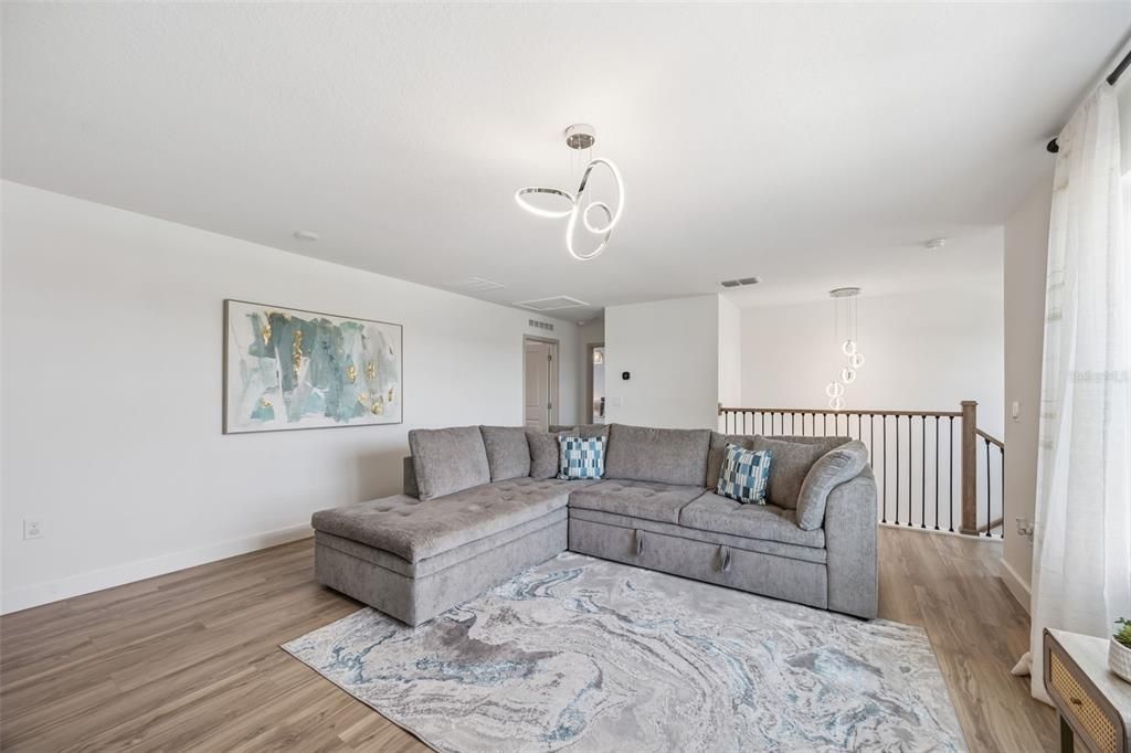En Venta: $775,000 (4 camas, 2 baños, 2945 Pies cuadrados)