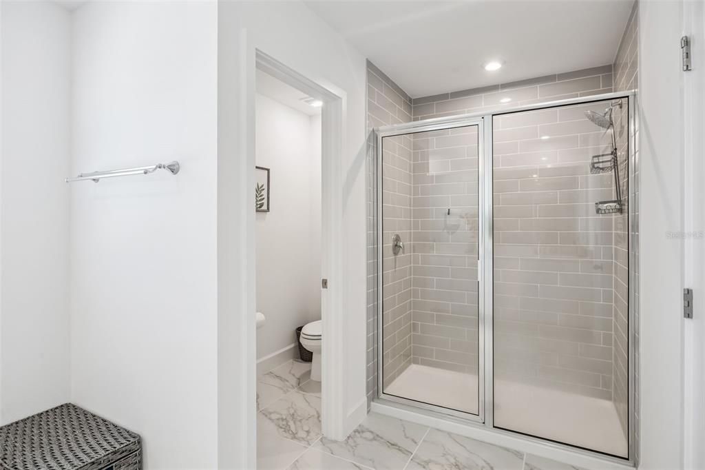 En Venta: $775,000 (4 camas, 2 baños, 2945 Pies cuadrados)