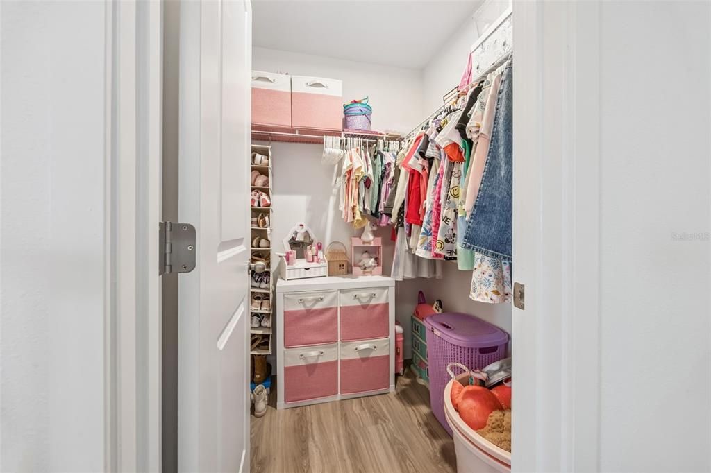 En Venta: $775,000 (4 camas, 2 baños, 2945 Pies cuadrados)
