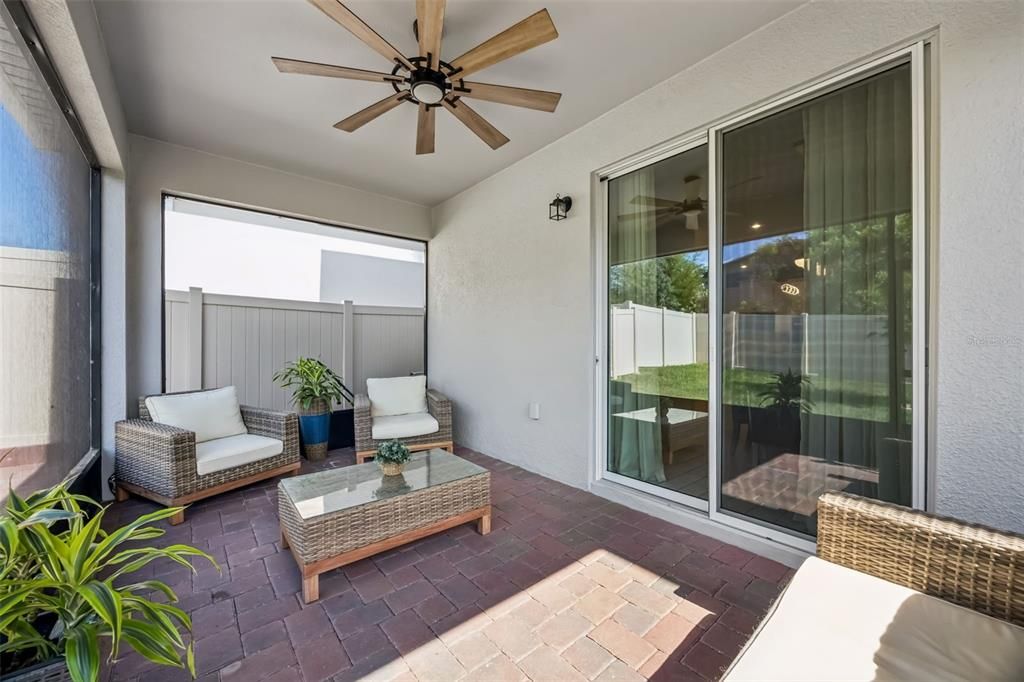 En Venta: $775,000 (4 camas, 2 baños, 2945 Pies cuadrados)