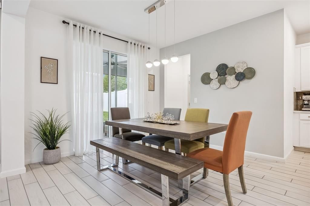 En Venta: $775,000 (4 camas, 2 baños, 2945 Pies cuadrados)