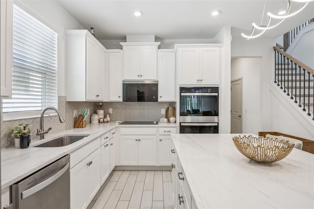 En Venta: $775,000 (4 camas, 2 baños, 2945 Pies cuadrados)
