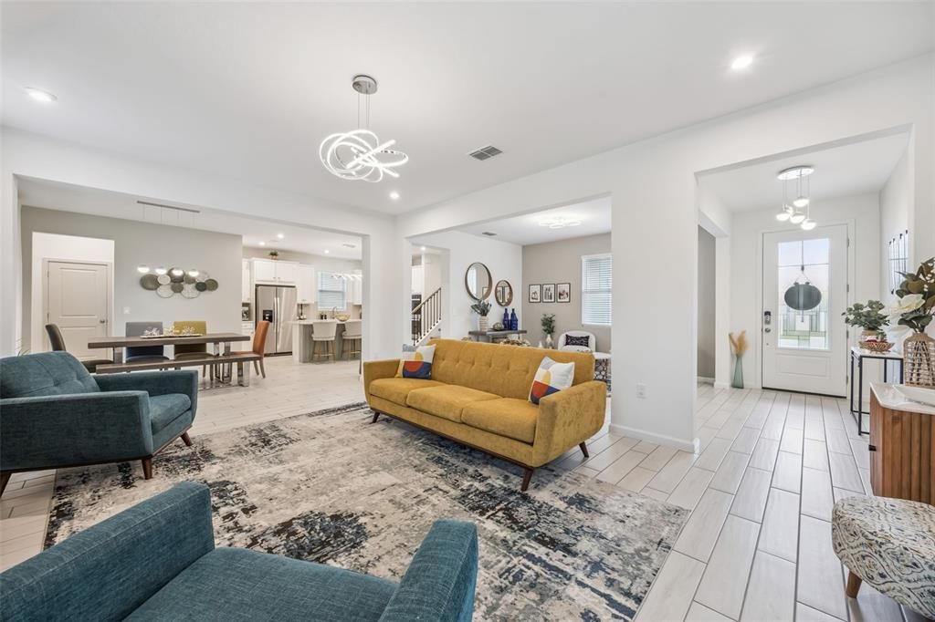 En Venta: $775,000 (4 camas, 2 baños, 2945 Pies cuadrados)
