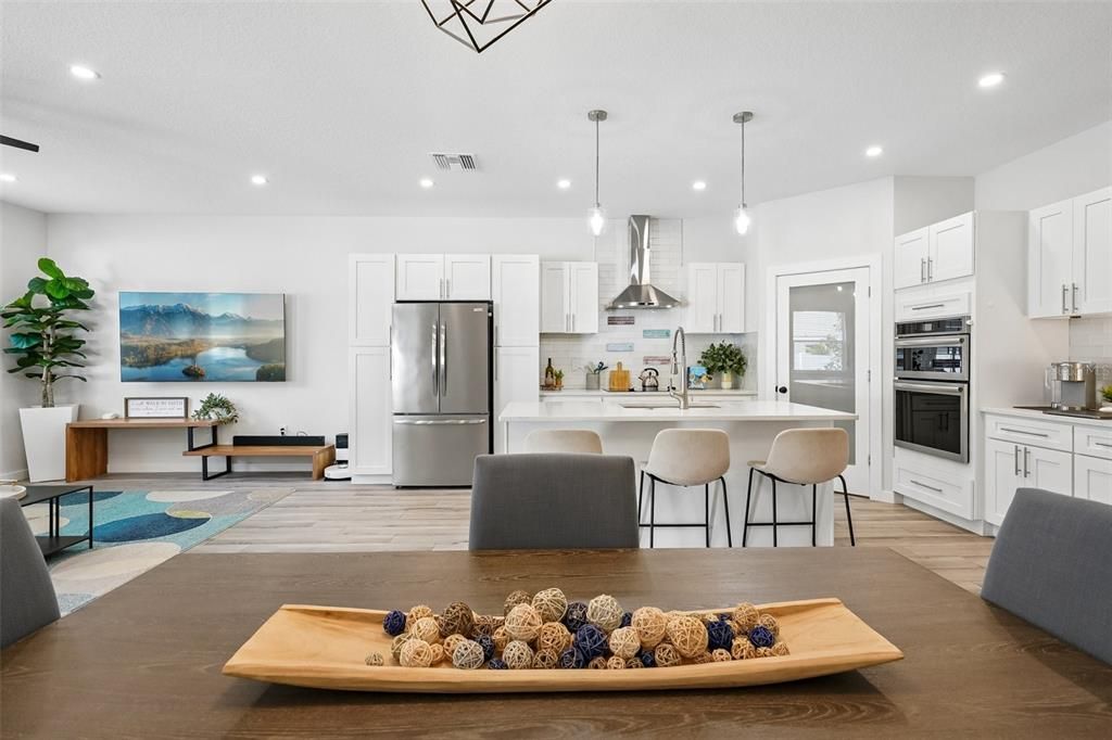 En Venta: $695,000 (4 camas, 2 baños, 2154 Pies cuadrados)