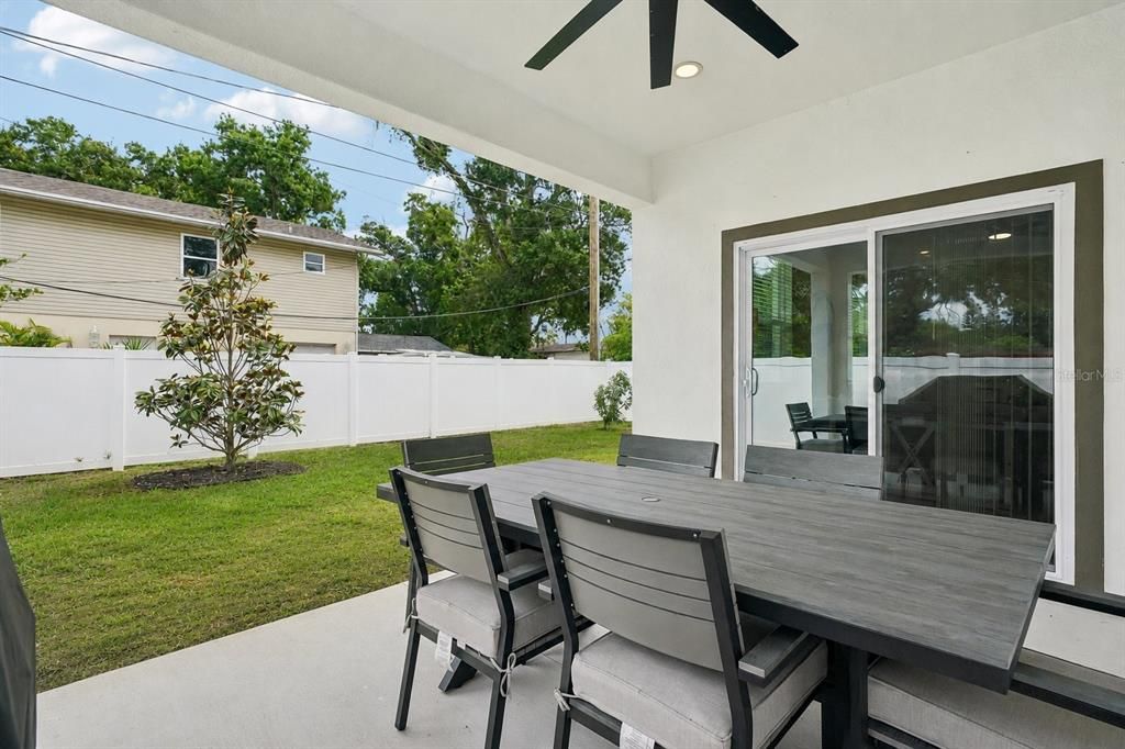 En Venta: $695,000 (4 camas, 2 baños, 2154 Pies cuadrados)