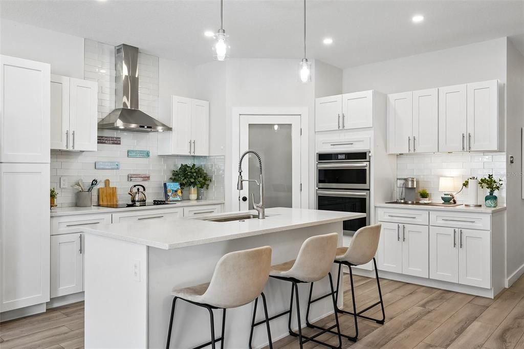 En Venta: $695,000 (4 camas, 2 baños, 2154 Pies cuadrados)