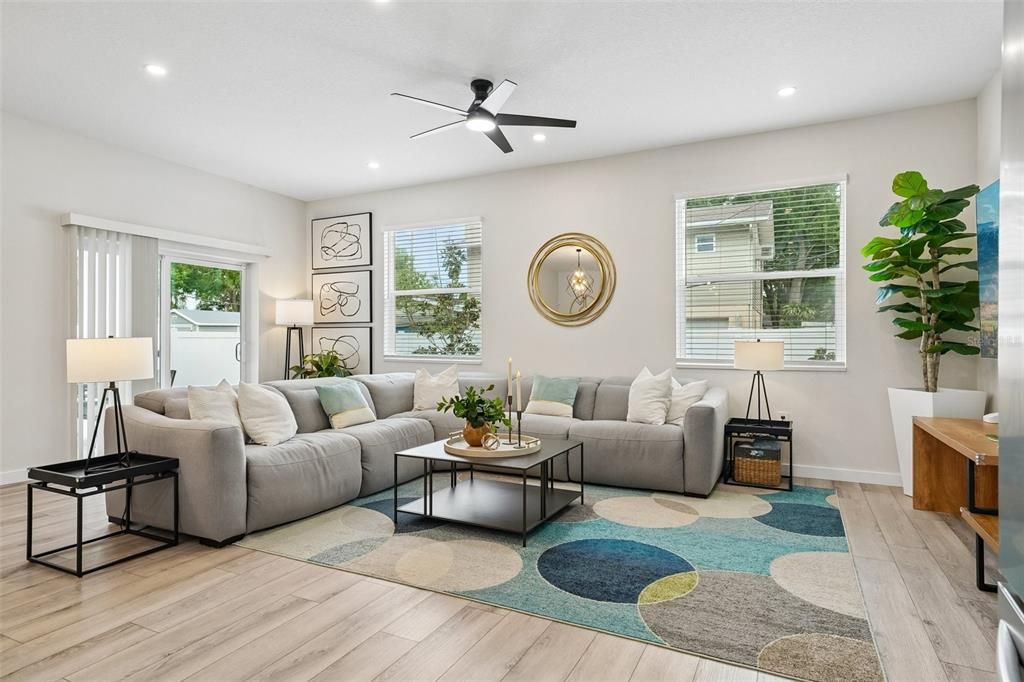 En Venta: $695,000 (4 camas, 2 baños, 2154 Pies cuadrados)