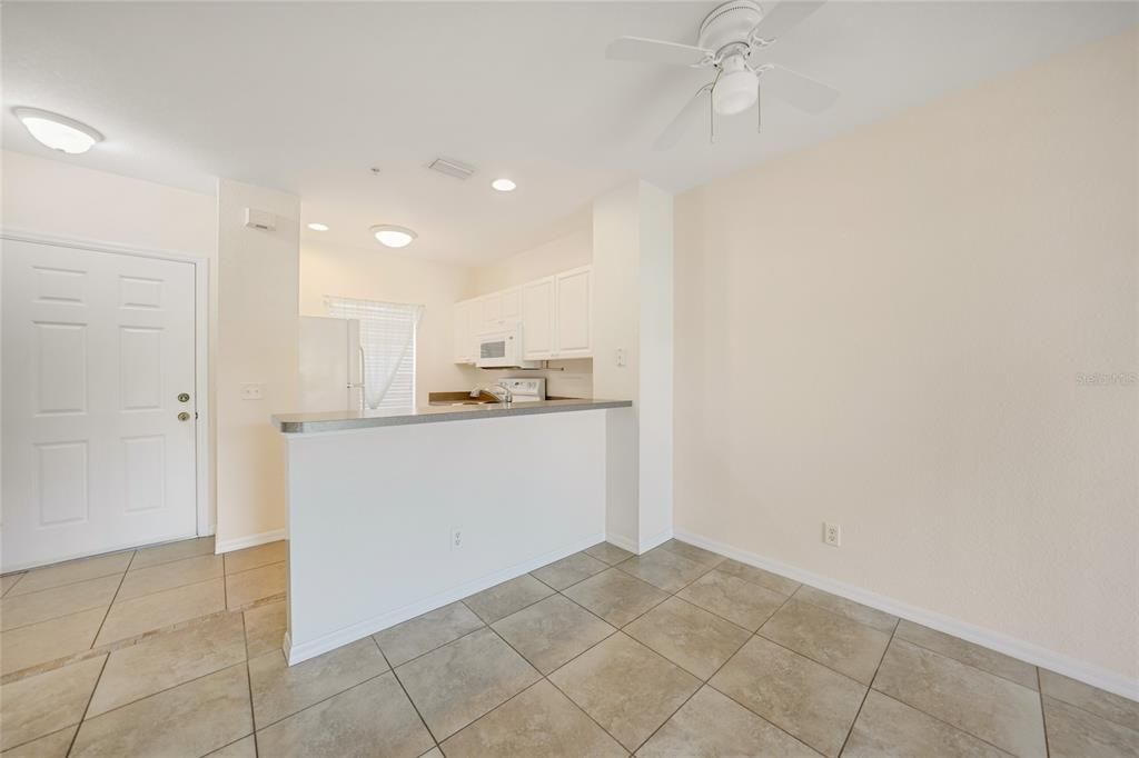 En Venta: $139,800 (2 camas, 2 baños, 924 Pies cuadrados)