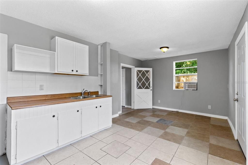 For Sale: $339,000 (4 beds, 2 baths, 1866 Square Feet)