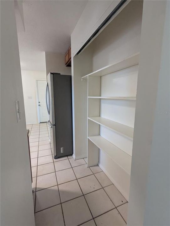 For Rent: $1,350 (3 beds, 1 baths, 980 Square Feet)