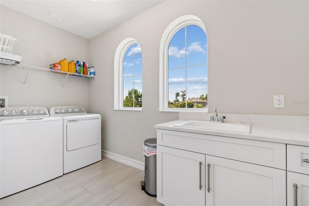 Active With Contract: $799,999 (5 beds, 3 baths, 3176 Square Feet)