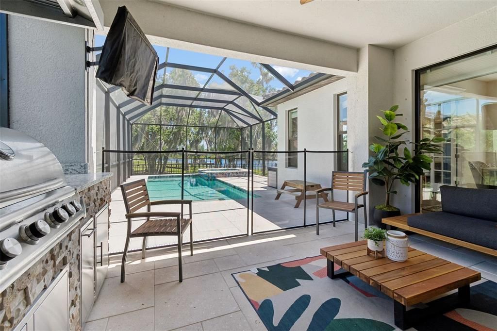 Active With Contract: $799,999 (5 beds, 3 baths, 3176 Square Feet)