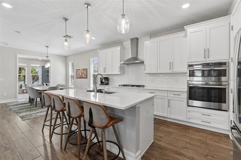 Active With Contract: $799,999 (5 beds, 3 baths, 3176 Square Feet)