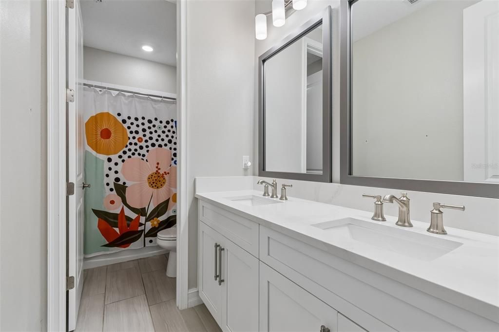 Active With Contract: $799,999 (5 beds, 3 baths, 3176 Square Feet)