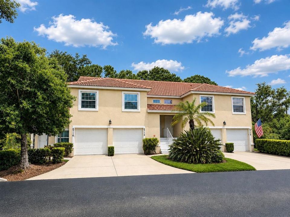 For Sale: $219,900 (2 beds, 2 baths, 1346 Square Feet)