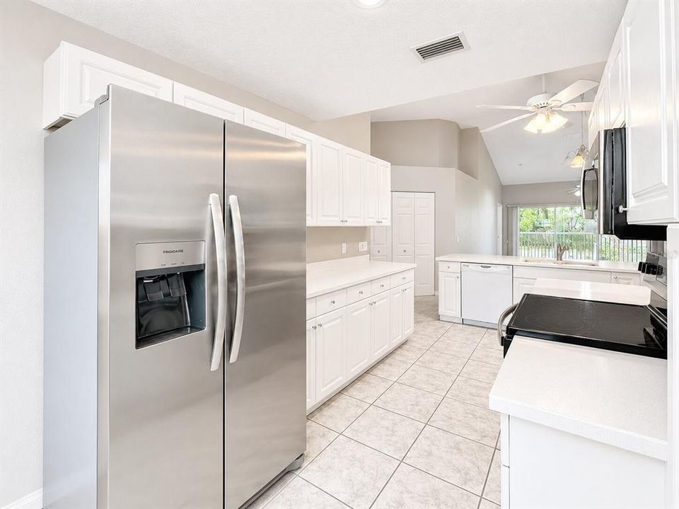 For Sale: $219,900 (2 beds, 2 baths, 1346 Square Feet)