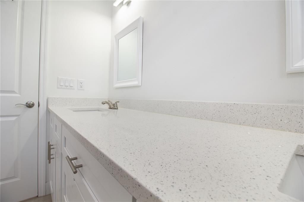 En Venta: $565,000 (4 camas, 3 baños, 2174 Pies cuadrados)