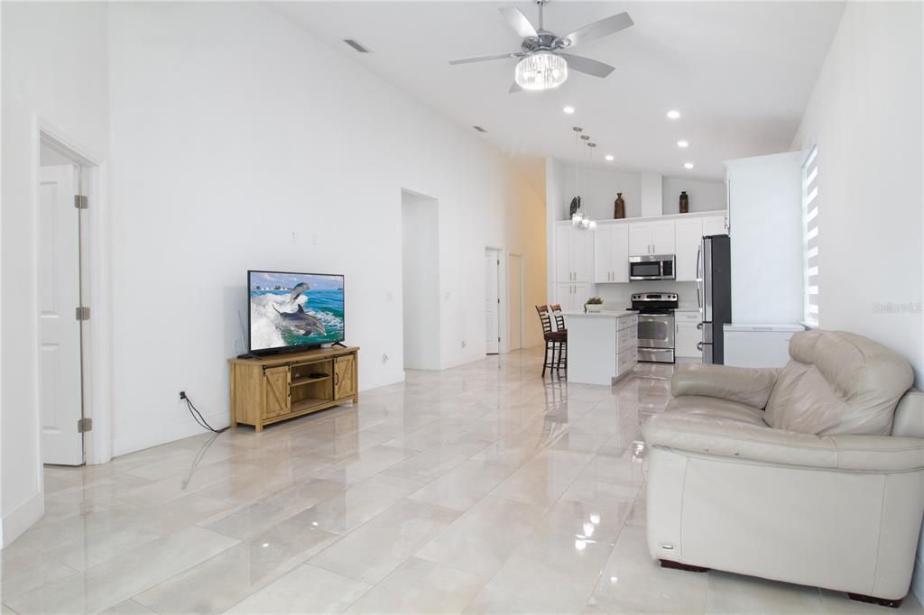 En Venta: $565,000 (4 camas, 3 baños, 2174 Pies cuadrados)
