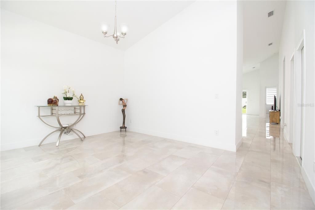 En Venta: $565,000 (4 camas, 3 baños, 2174 Pies cuadrados)