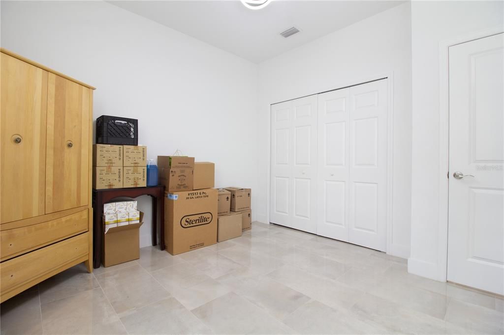 En Venta: $565,000 (4 camas, 3 baños, 2174 Pies cuadrados)