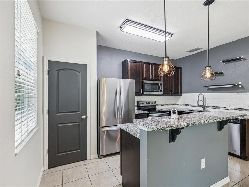 For Rent: $2,495 (3 beds, 2 baths, 1444 Square Feet)