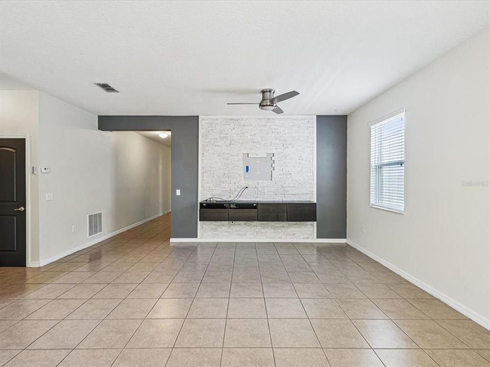 For Rent: $2,495 (3 beds, 2 baths, 1444 Square Feet)